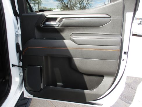 Used 2025 GMC Sierra 1500 AT4 w/ AT4 Premium Package AWD/4WD image 23