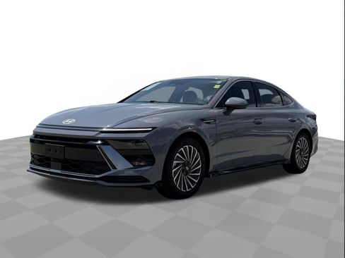 Used 2025 Hyundai Sonata SEL FWD image 1