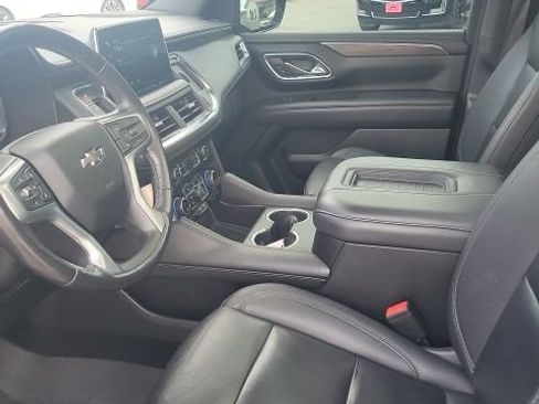 Used 2022 Chevrolet Tahoe Z71 w/ Luxury Package AWD/4WD image 12