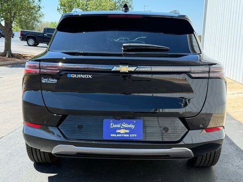 Used 2025 Chevrolet Equinox EV LT image 17