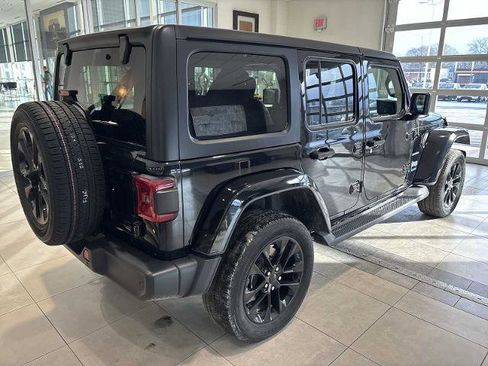 Used 2022 Jeep Wrangler Unlimited Sahara w/ Cold Weather Group image 3
