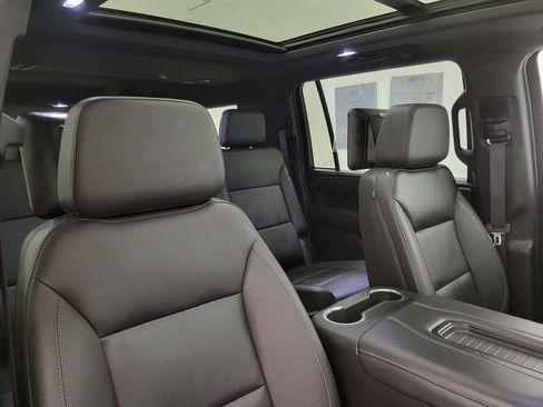 Used 2024 Chevrolet Suburban Z71 w/ Luxury Package AWD/4WD image 49