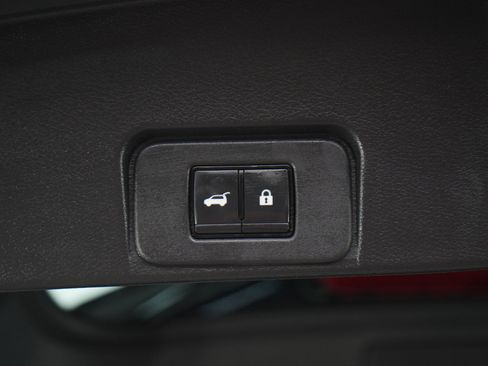 Used 2023 Nissan Rogue SL AWD/4WD image 17