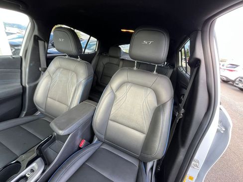 Used 2025 Buick Envista Sport Touring FWD image 35
