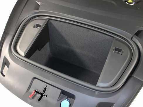 New 2026 Porsche Taycan image 12