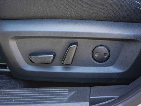 Used 2025 Nissan Rogue SV AWD/4WD image 20