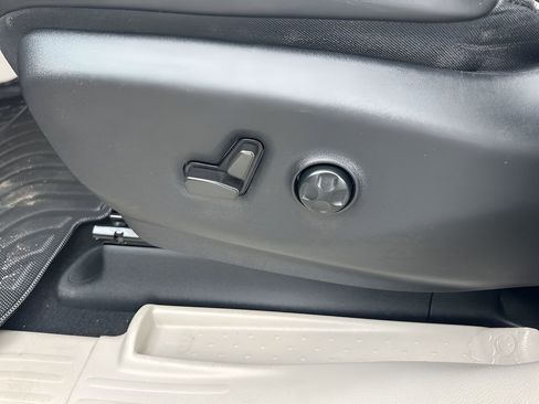 Used 2022 Chrysler Pacifica Limited image 10