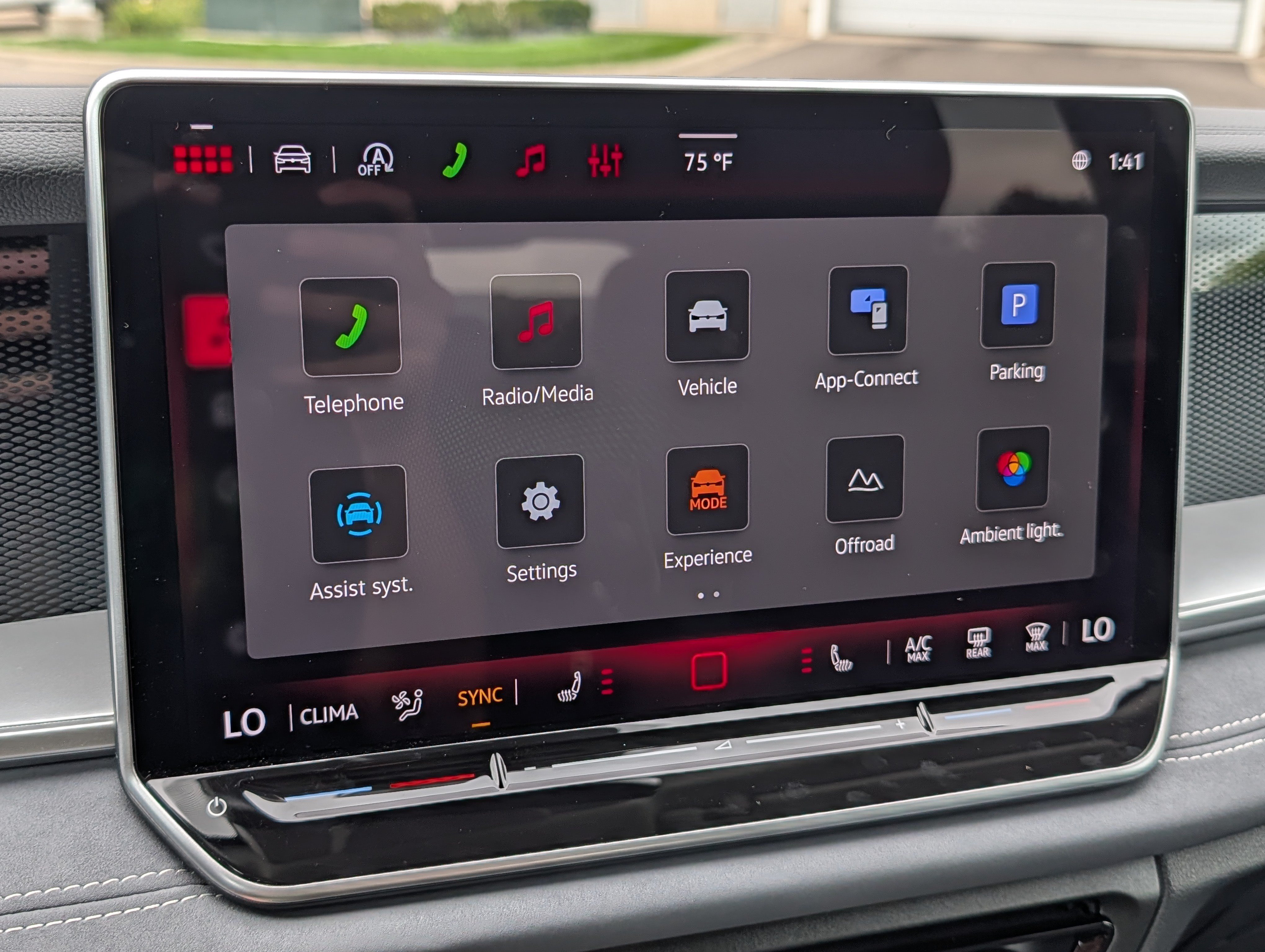 Certified 2026 Volkswagen Tiguan SE AWD/4WD image 22