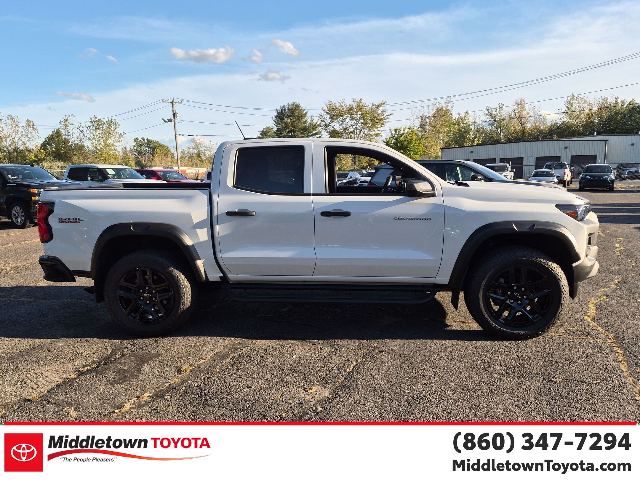 Used 2024 Chevrolet Colorado Trail Boss w/ Advanced Trailering Package AWD/4WD image 2