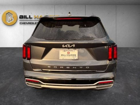 Used 2022 Kia Sorento S w/ Panoramic Sunroof Package FWD image 6