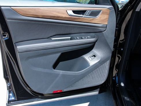 New 2026 Volkswagen Atlas SE image 12