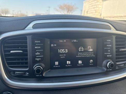 Used 2020 Kia Sorento S image 15