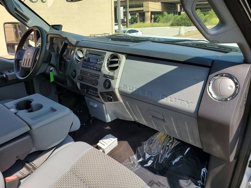 Used 2014 Ford F250 XLT w/ XLT Value Package AWD/4WD image 15