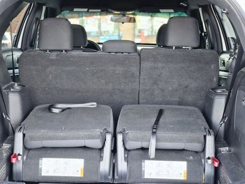 Used 2017 Ford Explorer XLT FWD image 28
