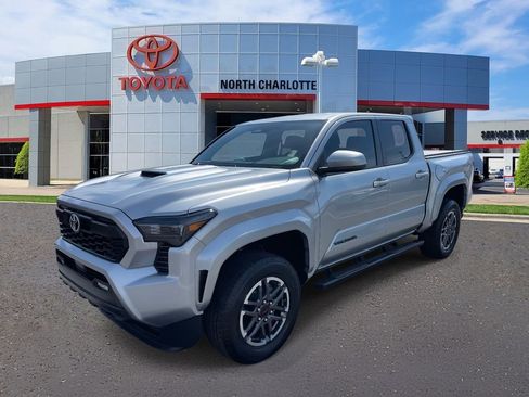 Used 2025 Toyota Tacoma TRD Sport image 5