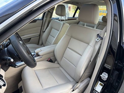 Used 2014 Mercedes-Benz E 250 BlueTEC Sedan image 13