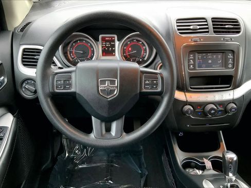 Used 2018 Dodge Journey SE image 5