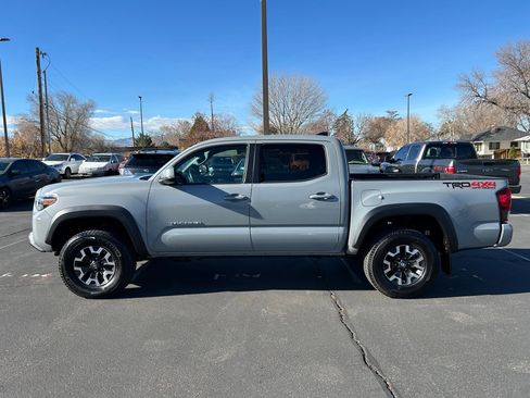 Certified 2019 Toyota Tacoma TRD Off-Road image 2