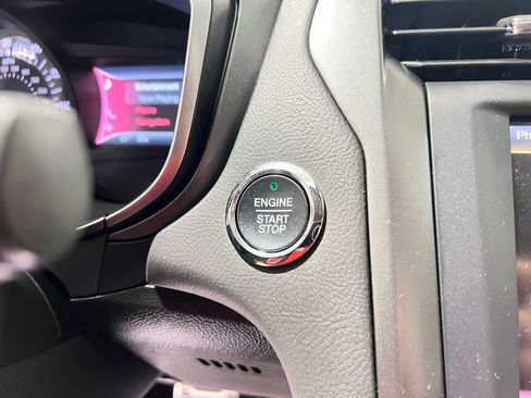 Used 2014 Ford Fusion Titanium image 12