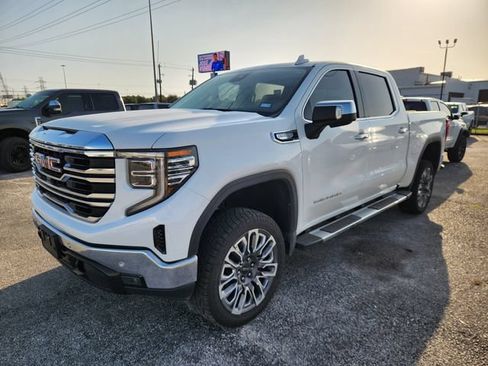 Used 2025 GMC Sierra 1500 SLT RWD image 3