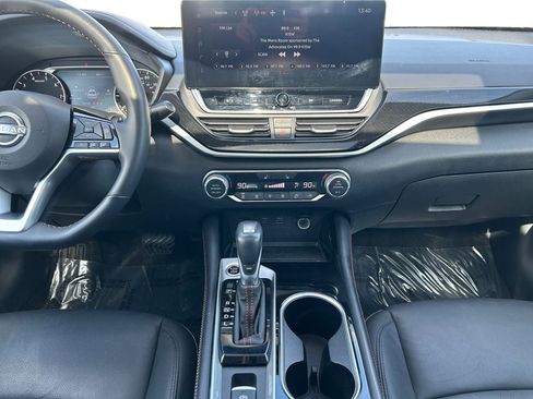 Used 2025 Nissan Altima 2.5 SR w/ SR Premium Package image 12