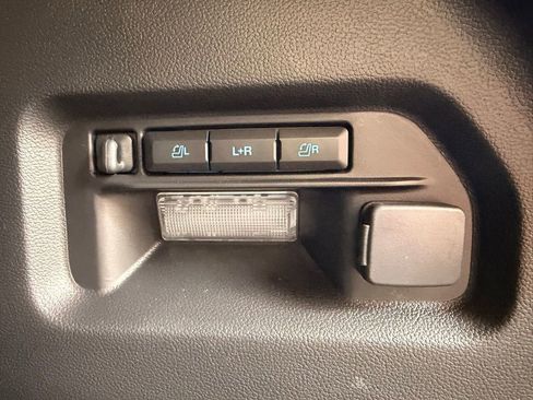 Used 2025 Ford Explorer Platinum AWD/4WD image 9