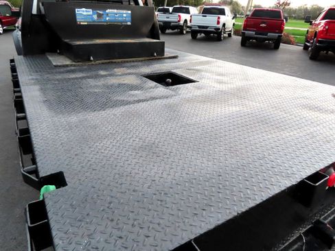 Used 2016 RAM 5500 Tradesman image 12