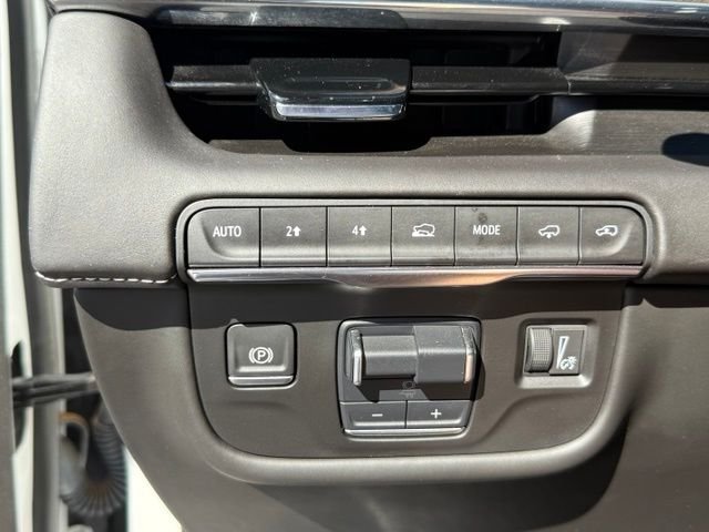 Used 2024 Cadillac Escalade ESV Sport Platinum w/ LPO, ONYX Package AWD/4WD image 20
