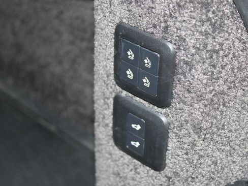 Used 2019 Land Rover Range Rover HSE image 38