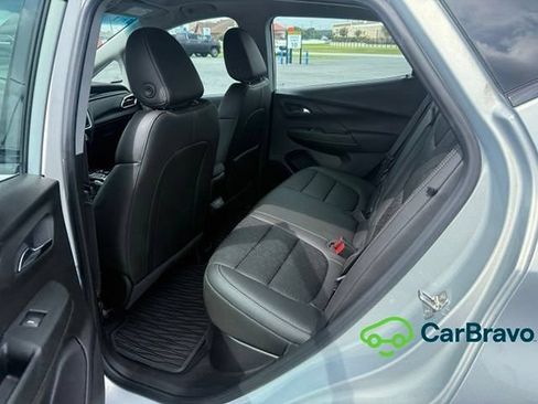 Used 2023 Chevrolet Bolt LT w/ Infotainment Package FWD image 9