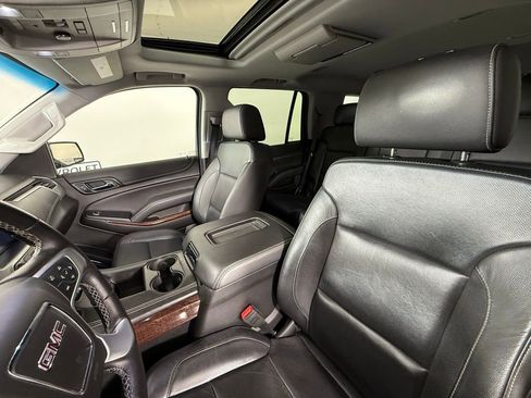 Used 2019 GMC Yukon SLT w/ Open Road Package AWD/4WD image 41