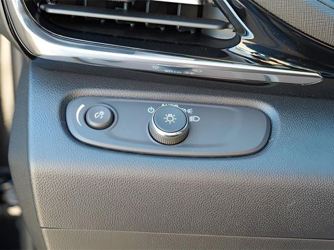 New 2026 Buick Envista Avenir image 18