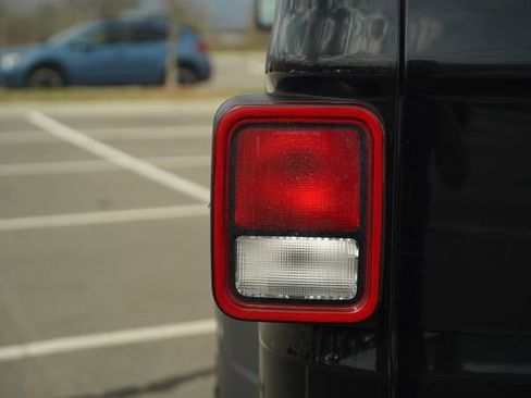 Used 2020 Jeep Gladiator Sport w/ Quick Order Package 24S image 40