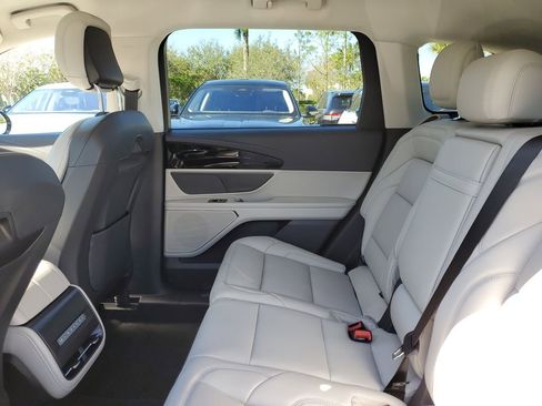 New 2026 Lincoln Nautilus Premier AWD/4WD image 10