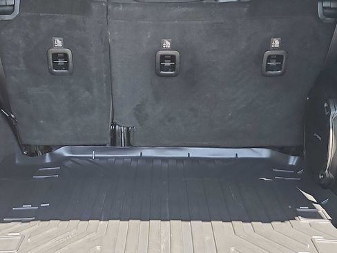 Used 2018 Jeep Wrangler Unlimited Sahara AWD/4WD image 23