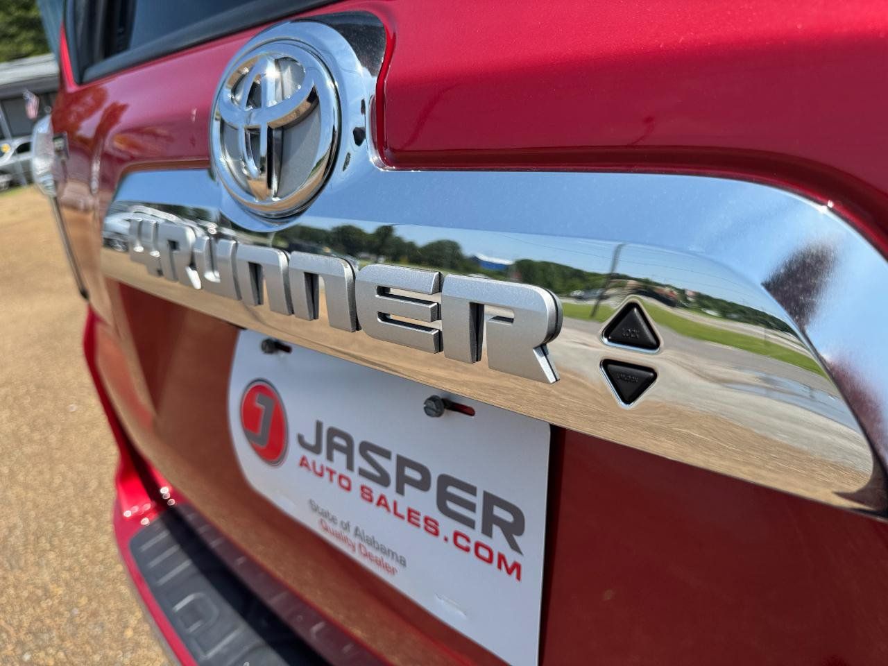 Used 2015 Toyota 4Runner Limited RWD image 16