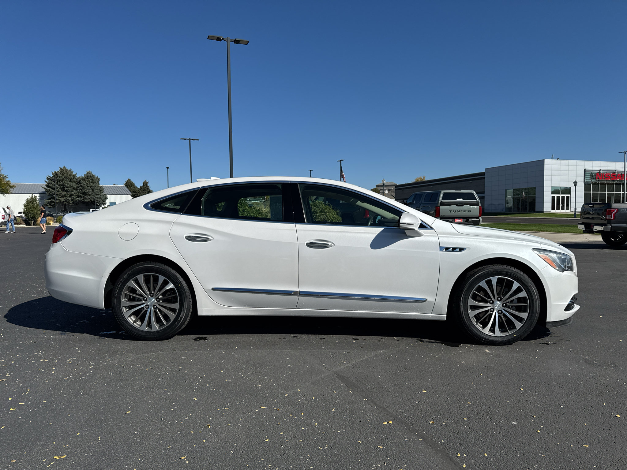 Used 2018 Buick LaCrosse Essence w/ Sun and Shade Package FWD image 2