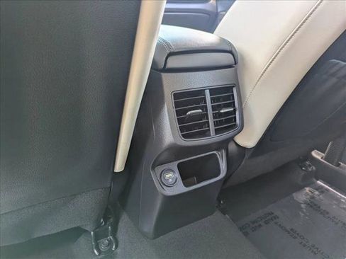 Used 2022 Kia Seltos EX image 17