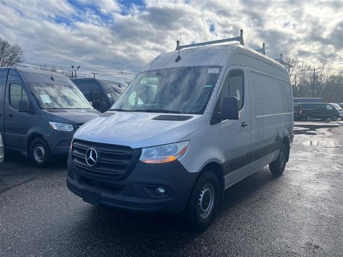 Used 2023 Mercedes-Benz Sprinter 2500 image 3