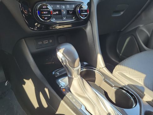 Used 2023 Buick Encore GX Essence w/ Experience Buick Package FWD image 24