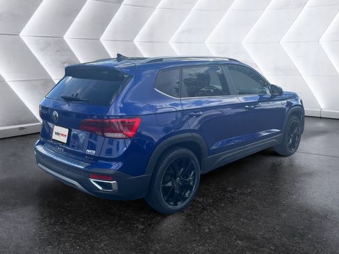 Used 2022 Volkswagen Taos SE image 4