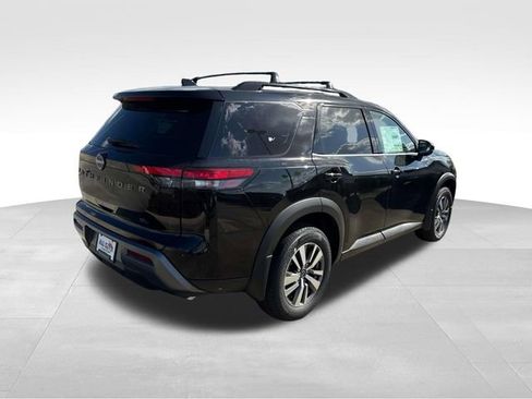 New 2026 Nissan Pathfinder SL image 9