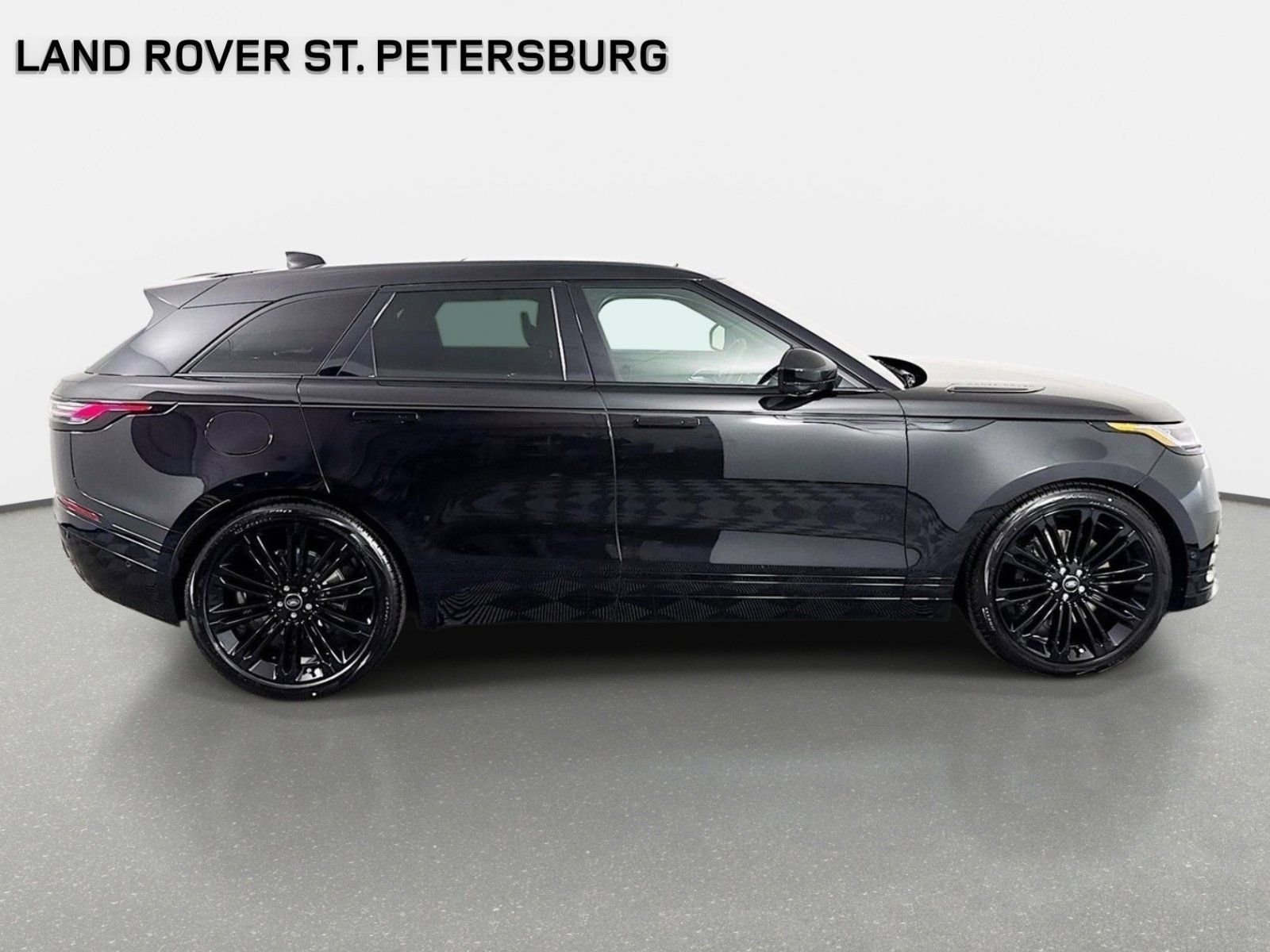 Used 2026 Land Rover Range Rover Velar Dynamic SE AWD/4WD image 4