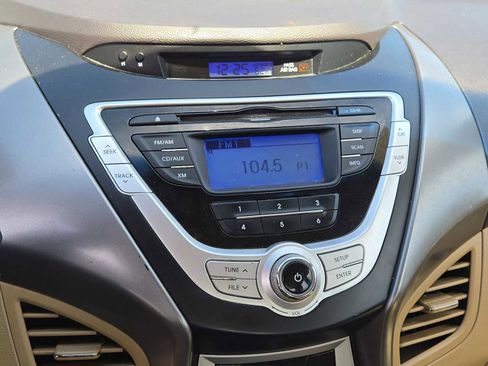 Used 2013 Hyundai Elantra GLS image 24