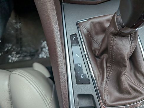 Used 2011 Cadillac SRX Luxury image 22