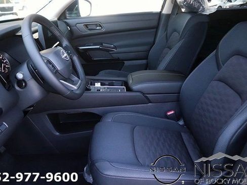 New 2026 Nissan Pathfinder SV image 10