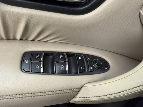 Used 2021 Nissan Armada SV image 11