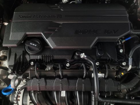 Used 2025 Hyundai Elantra SE FWD image 30