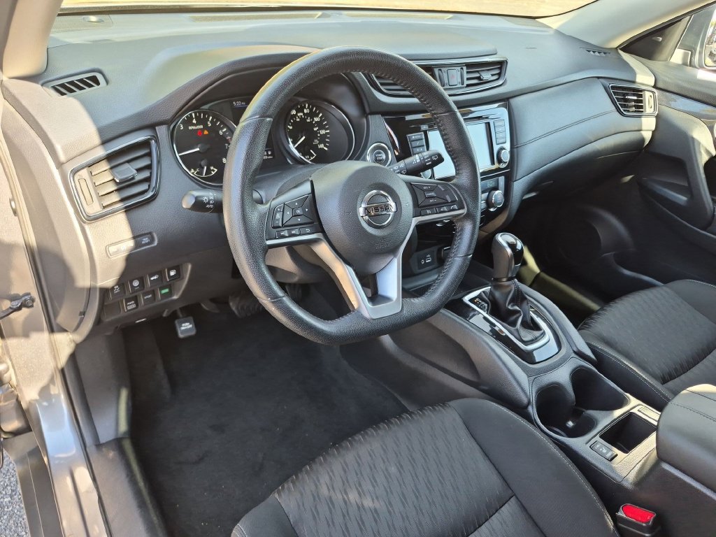 Used 2019 Nissan Rogue SV AWD/4WD image 12