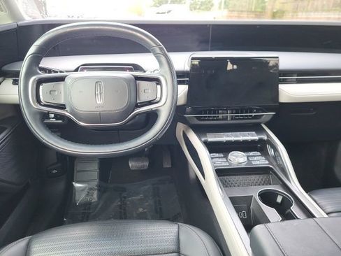 Used 2024 Lincoln Nautilus Reserve image 16